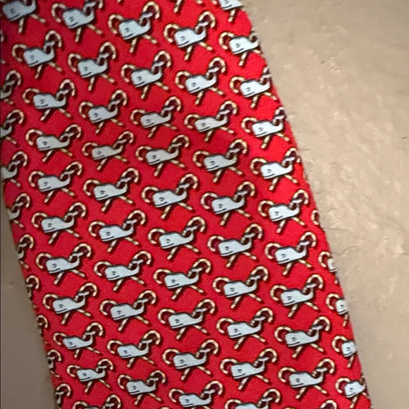 Vineyard vines Stylish Red and Green Men's Ties - Picture 5 of 6